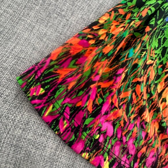 London Times Sleeveless Dress 10 petite Vibrant Colors Halter‎ Neckline Leaves - Picture 5 of 12